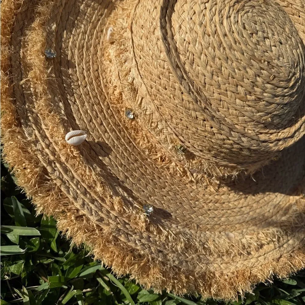 Tan Straw Sun Hat with Shell Accents BRAND NEW - Large Hat